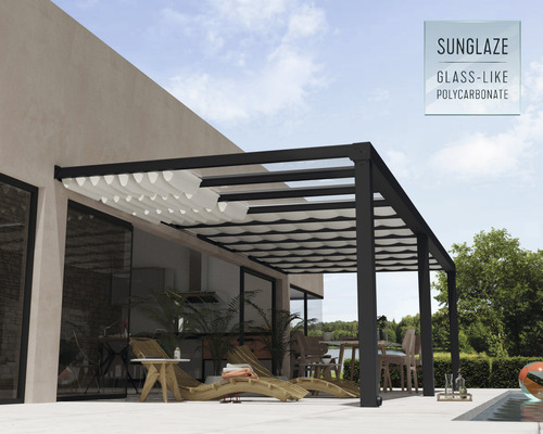 Terasa cu pergolă și acoperiș mobil de protecție solară pentru exterior