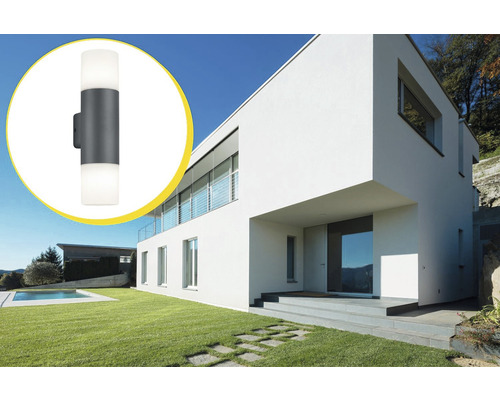 Fațadă modernă a casei cu lampă de perete exterior antracit