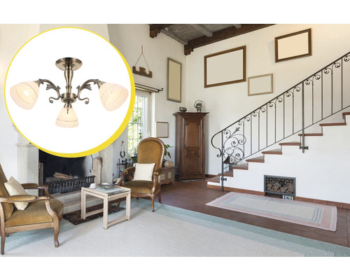 Plafonieră cu trei lumini într-un living