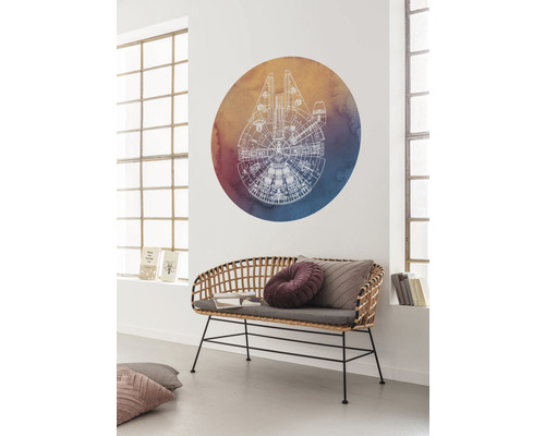 Cameră de zi cu bancă și autocolant de perete cu design de navă spațială