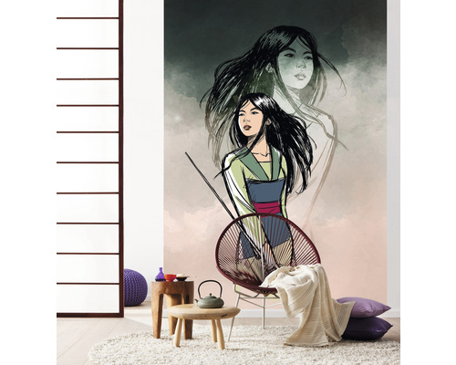 Cameră de zi cu fototapet ilustrat cu motiv feminin