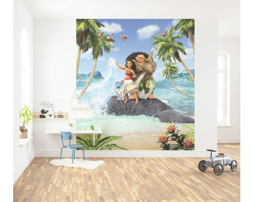 Cameră pentru copii cu fototapet cu motive din filmul Vaiana