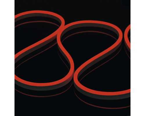 Bandă LED flexibilă pe fundal negru