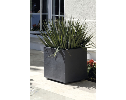 Jardinieră pătrată cu plantare în aer liber