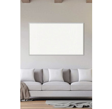 Scenă cu panou de încălzire deasupra unei canapele într-o sufragerie