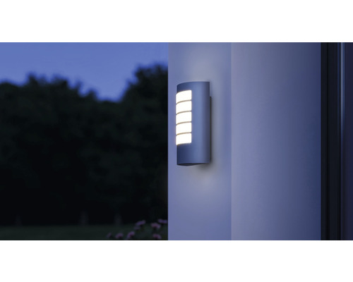 Lumină de perete exterioară cu elemente de lumină dreptunghiulare pentru iluminarea spațiilor exterioare