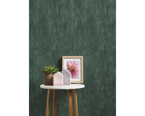 Tapetă verde din fleece cu model și decorațiuni pe o masă