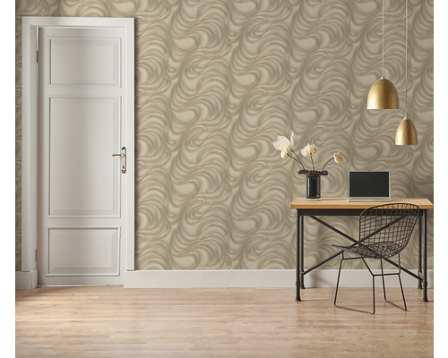 Birou cu tapet cu model, birou, scaun și ușă