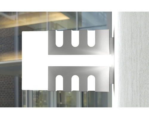 Plăcuță de ușă metalică cu decupaje pentru fixare pe o ușă