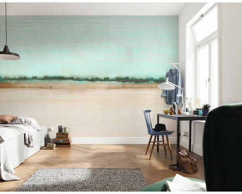 Cameră de zi cu tapet cu model, pat și birou