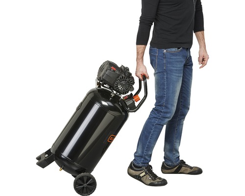 Compresor de aer mobil tras de o persoană