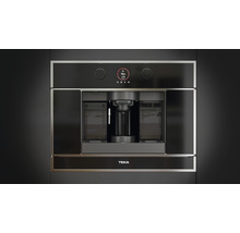 Espressor încorporabil TEKA într-o bucătărie