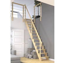 Scară din lemn cu balustradă metalică într-un spațiu de locuit modern.