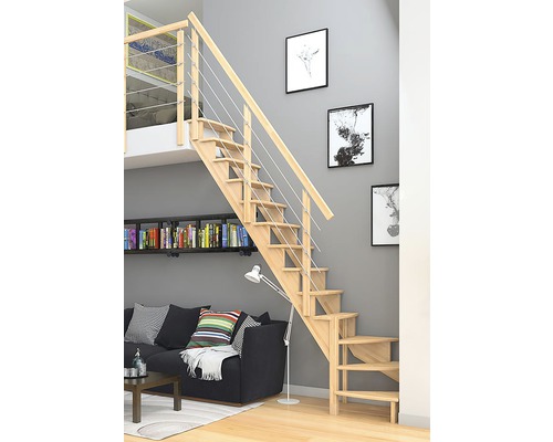 Scară din lemn cu balustradă metalică într-un spațiu de locuit modern.