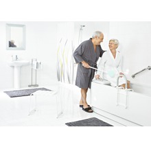 Baie luminoasă cu cadă, bare de susținere, lift pentru cadă și două persoane