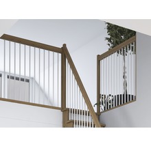 Scară cu balustradă din lemn și metal