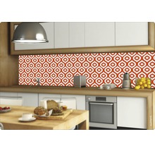 Panou de protecție pentru bucătărie cu model într-o bucătărie modernă