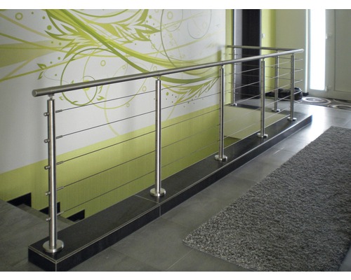 Scară cu balustradă din oțel inoxidabil și cabluri