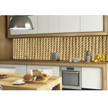 Scenă de bucătărie cu un panou de protecție a peretelui în aspect de frânghie.