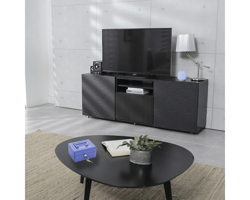 Sufragerie cu dulap TV modern, măsuță de cafea și decorațiuni