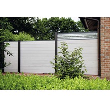 Gard de grădină din lemn și sticlă pentru delimitarea proprietății