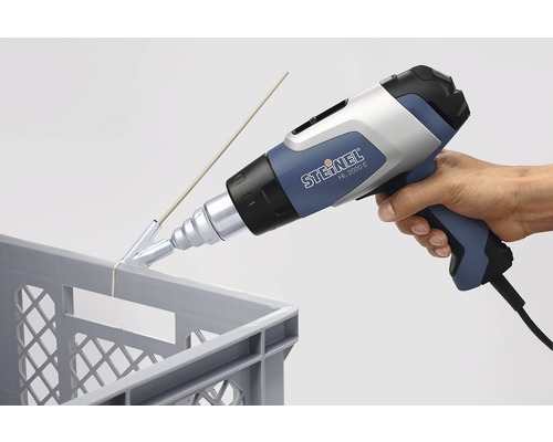 Pistol cu aer cald Steinel HL 2020 E sudează un recipient din plastic