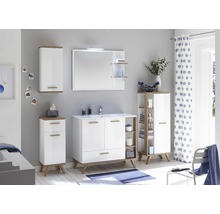 Baie cu lavoar, oglindă, dulap cu oglindă și dulap înalt, cu design luminos