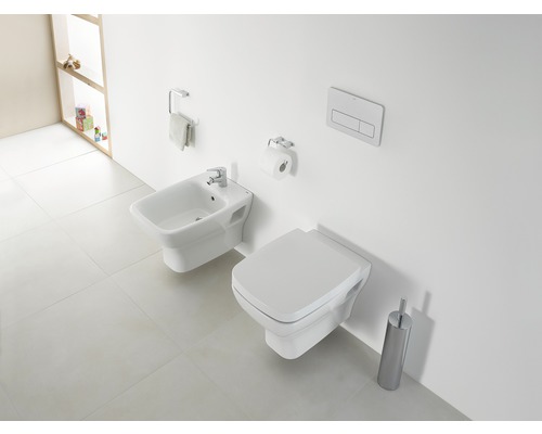 Baie cu bideu, toaletă suspendată cu spălare profundă și perie de toaletă