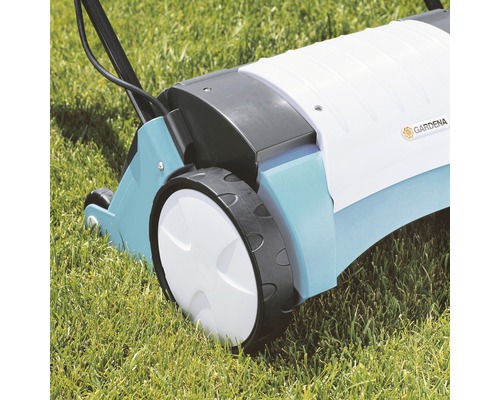 Scarificator electric Gardena pe gazon