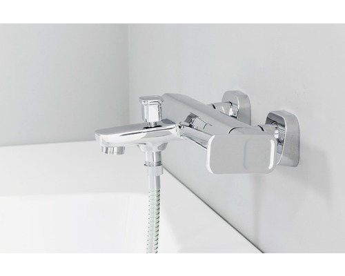 Baterie de cadă montată pe perete