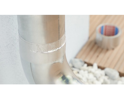 Cot de burlan reparat cu bandă adezivă