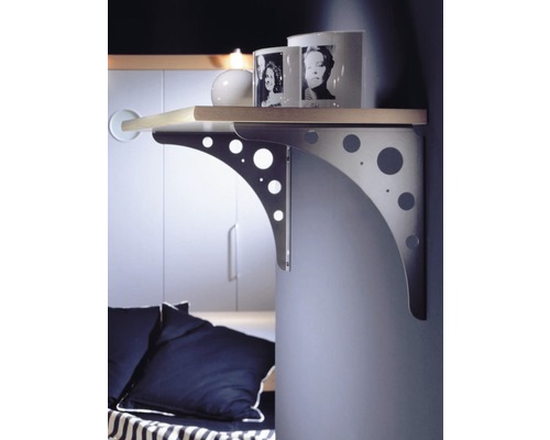 Raft cu suporturi pentru rafturi și decorațiuni pe perete