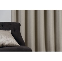 Fulare decorative și fotoliu cu perne