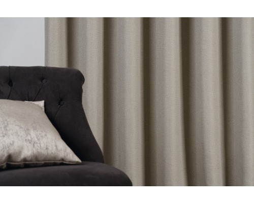 Fulare decorative și fotoliu cu perne