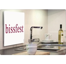 Scenă de bucătărie cu protecție împotriva stropilor și inscripția rezistent la mușcături