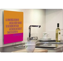 Placă decorativă cu citat într-o scenă de bucătărie