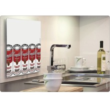 Calorifer decorativ cu motiv de conserve de supă într-o bucătărie