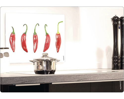 Scenă de bucătărie cu oală și protecție împotriva stropilor cu motiv ardei iute