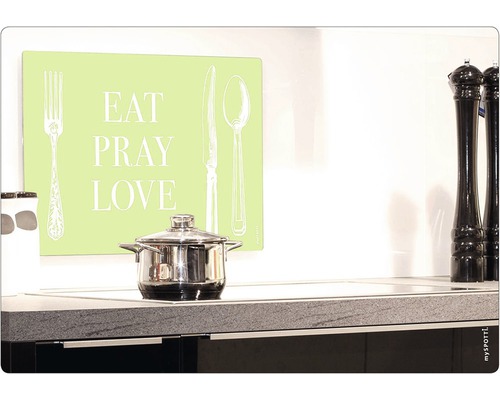 Scenă de bucătărie cu oală și decorațiuni