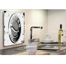 Scut decorativ de perete cu motiv de caviar într-o bucătărie