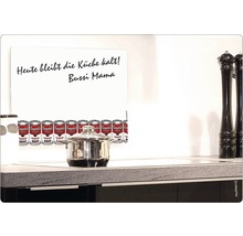 Tablă magnetică cu inscripția ''Heute bleibt die Küche kalt! Bussi Mama'' și motive de supă Campbell''s de Andy Warhol în bucătărie