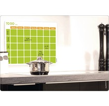 Planificator săptămânal cu oală în bucătărie