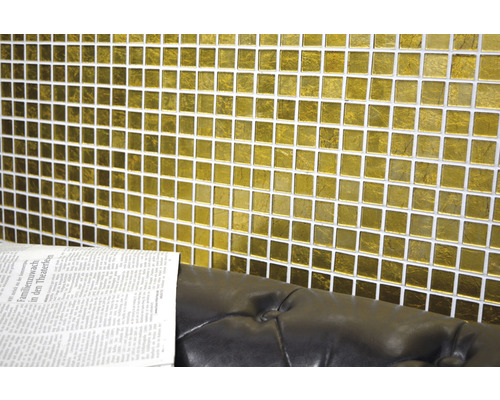 Perete cu plăci de mozaic