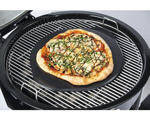 Pizza pe piatră pentru pizza pe un grătar