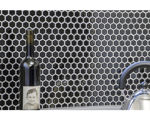 Decor de perete cu plăci de mozaic în formă hexagonală ca protecție de perete