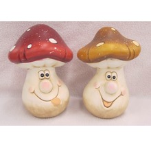 Două figurine decorative ciuperci cu o expresie facială prietenoasă