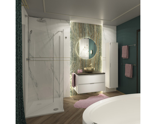 Baie cu duș, lavoar, oglindă și suport pentru prosoape pentru un decor elegant