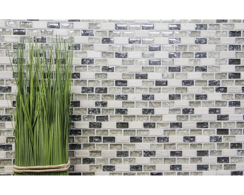 Mozaic de faianță cu aspect de sticlă și decorațiuni