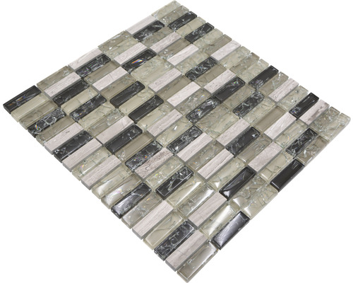 Covor mozaic cu plăci dreptunghiulare din sticlă și piatră naturală