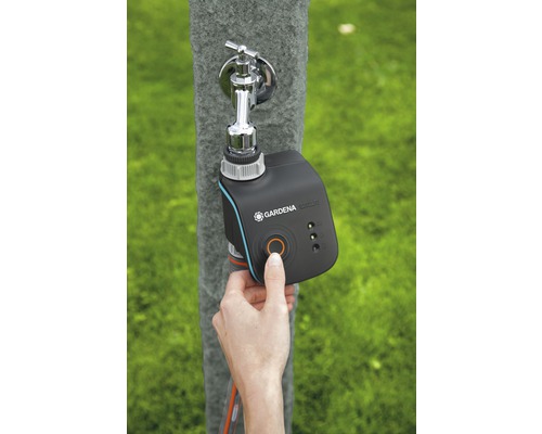 Sistem de irigare GARDENA pe robinetul de apă, acționat manual